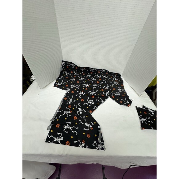 Halloween Cotton Fabric Pieces- Dancing Skeletons & Pumpkins on Black - Picture 10 of 14